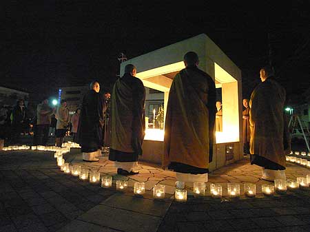 2010年1月17日 長田区御蔵北公園 ろうそく慰霊法要　午前6時頃