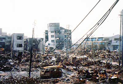 地区の八割が焼損したみくら5丁目付近。/長田区 1995年2月