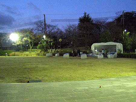 西宮震災記念碑公園(西宮市) 2006年1月17日